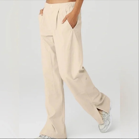 ALO YOGA  Flip It Trouser Macadamia - S - Picture 3 of 6